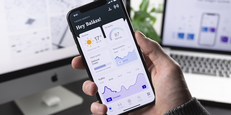 Ilustrasi keamanan digital dan proteksi data pada perangkat mobile